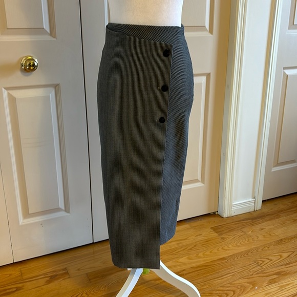 NWOT Babaton Houndstooth Wrap Style Skirt - Picture 2 of 10